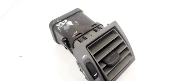 Volvo V50 Dash center air vent grill Y01128