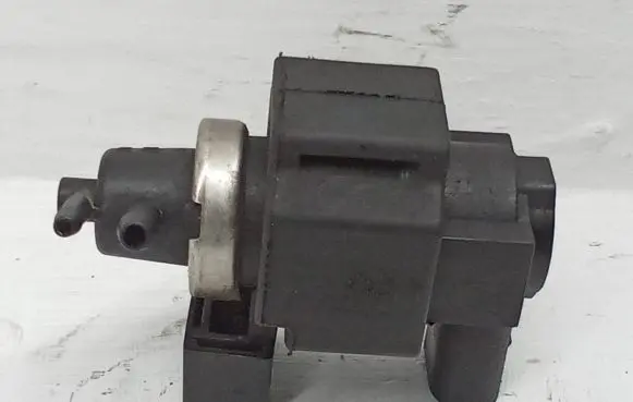 Audi A4 S4 B6 8E 8H Turbo solenoid valve 059906629A PX04252446