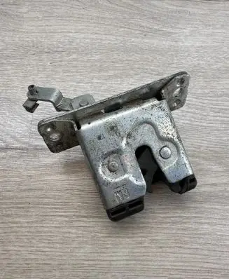 Opel Astra G Tailgate/trunk/boot lock/catch/latch 09130569