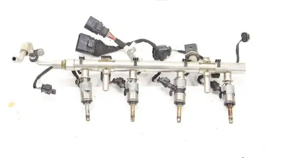 Seat Ateca Fuel injector supply line/pipe 06K133317AB
