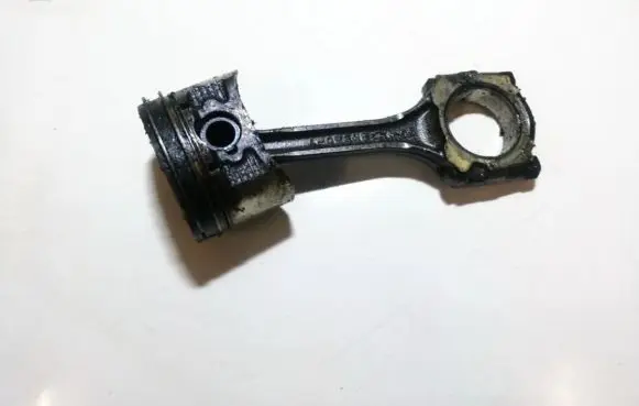 Fiat Punto (188) Piston with connecting rod