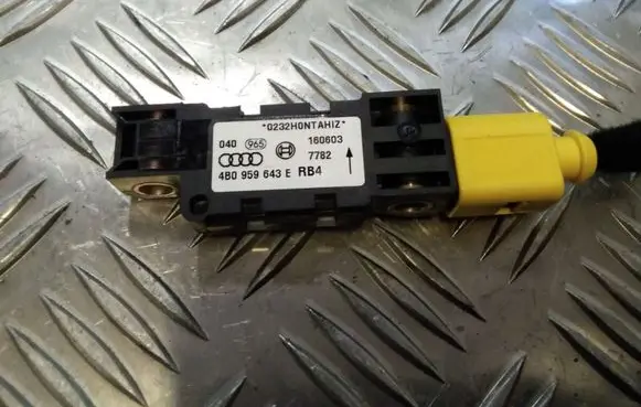Audi A3 S3 8P Airbag deployment crash/impact sensor 4B0959643E
