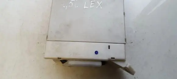 Lexus IS 220D-250-350 Fuse box set 8267253060 82672-53060