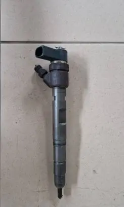 Audi A8 S8 D3 4E Fuel injector 057130277