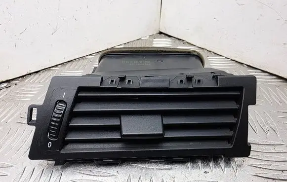 BMW 5 E60 E61 Dashboard side air vent grill/cover trim 6910732 64226910732