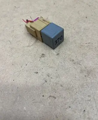 Audi A4 S4 B7 8E 8H Other relay 8D0951253 370