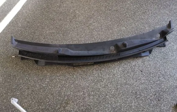 Nissan Pixo Wiper trim