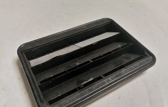 BMW 3 F30 F35 F31 Quarter panel pressure vent 9284647
