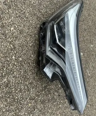 Toyota C-HR I Headlight/headlamp