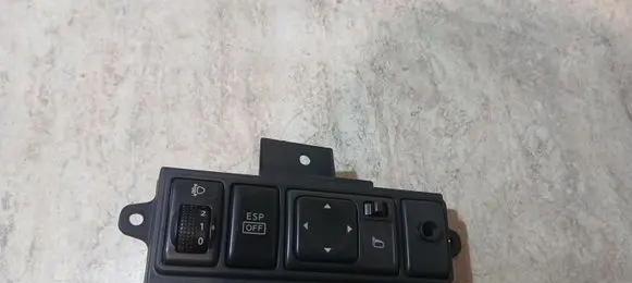 Nissan Tiida C11 Hazard light switch N1SSAN