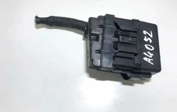 Toyota Avensis T270 Fuse box set 9008087019 90080-87019