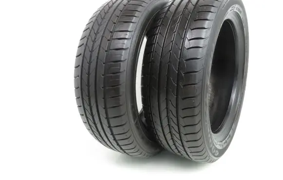 Volkswagen Golf V R16 summer tire 