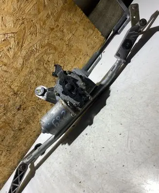 Volvo S60 Front wiper linkage and motor 8624239