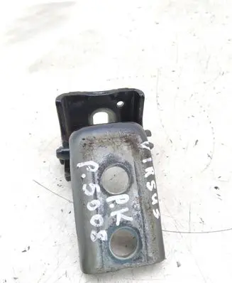 Peugeot 5008 Front door upper hinge