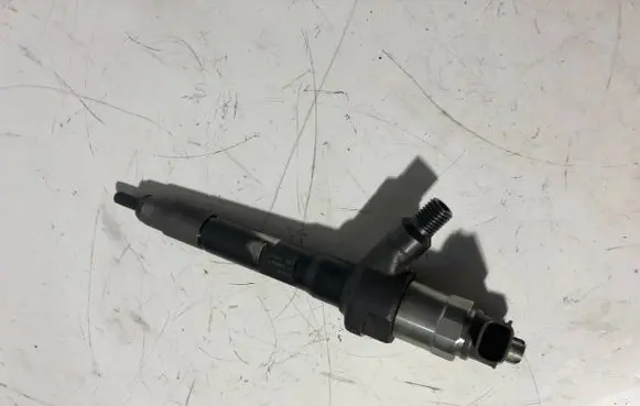 Mazda 6 Fuel injector R2AA13H50 01108N06720