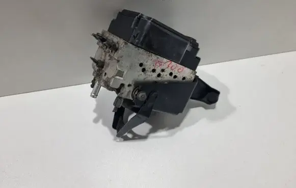Lexus IS 200-300 ABS Pump 1338005510 4454053030