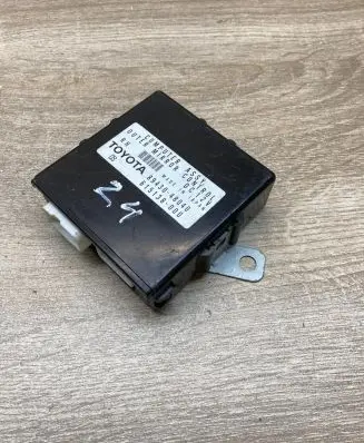 Lexus RX 330 - 350 - 400H Wing mirror control module 8943048040 615138000
