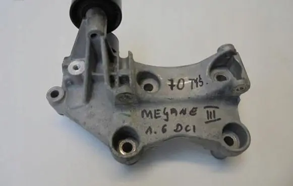 Renault Megane III Generator/alternator bracket 