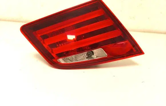 Tailgate rear/tail lights