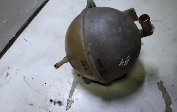 Volkswagen PASSAT B4 Coolant expansion tank/reservoir 1H0121407