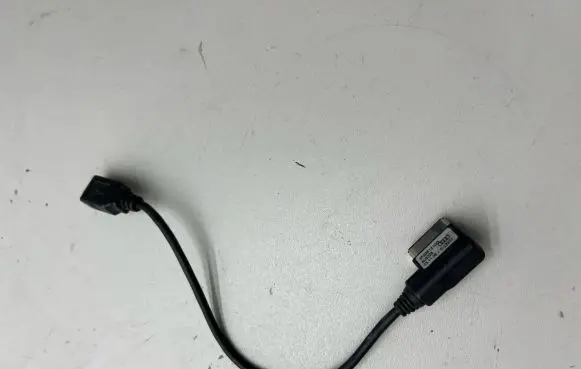 Audi Q7 4L USB socket connector 4F0051510G