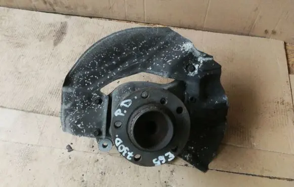 BMW 7 E65 E66 Front wheel hub