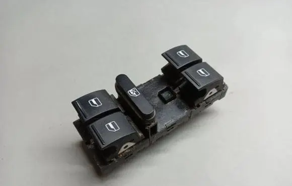 Volkswagen PASSAT B7 Electric window control switch