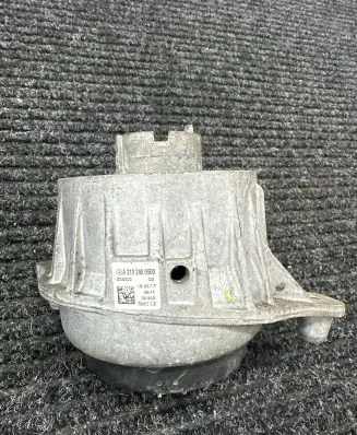 Mercedes-Benz E W213 Engine mount bracket A2132400500