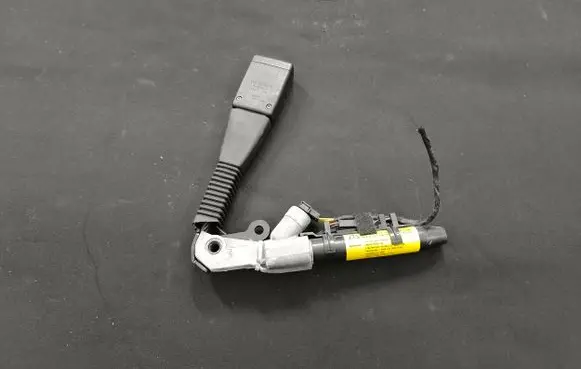 BMW X5M E70 Front seatbelt buckle 7295964 7396151004 306566400