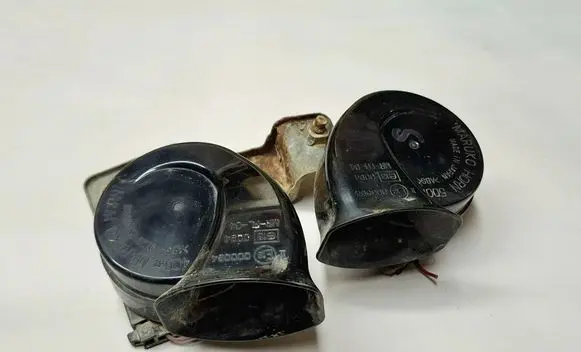 Subaru Outback Horn signal E13000094 E130094