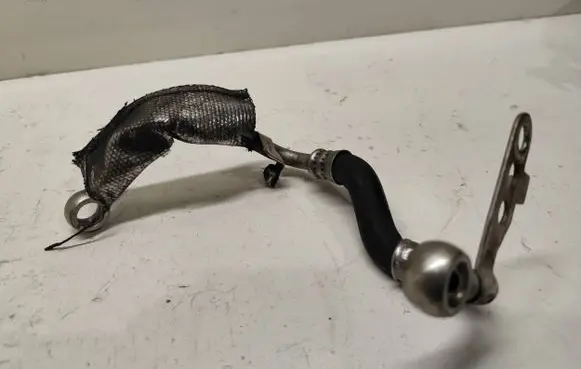 Audi A6 S6 C6 4F Turbo turbocharger oiling pipe/hose 06d121497a