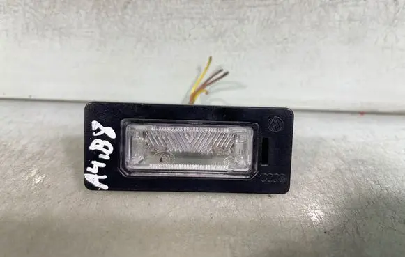 Audi A4 S4 B8 8K Number plate light 8t0943021