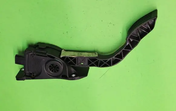 Ford Focus Accelerator throttle pedal 6PV01036832 BV619F836BB