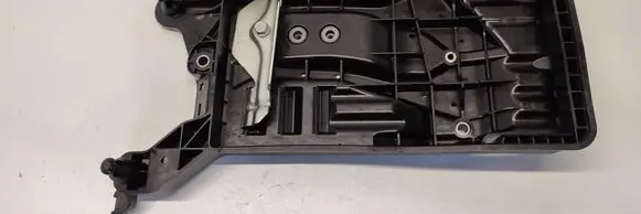 Volkswagen Tayron II Battery box tray 5R3915331A