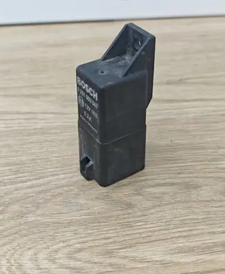 Glow plug pre-heat relay