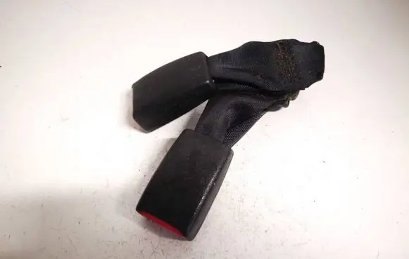 Mitsubishi Outlander Middle seatbelt buckle (rear) 