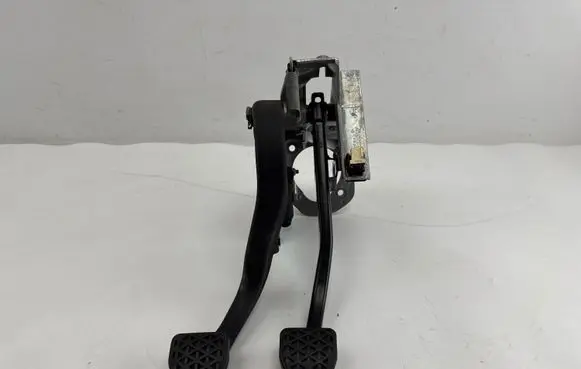 BMW 1 F20 F21 Pedal assembly 6762250
