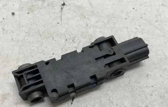 Audi A4 S4 B8 8K Airbag deployment crash/impact sensor 8E0959651A