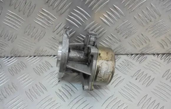 Renault Megane II Vacuum pump 8200113585