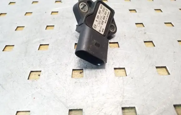 Audi A4 S4 B7 8E 8H Air pressure sensor 0281002401 038906051C