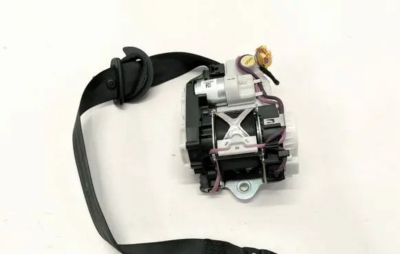 Audi A8 S8 D4 4H Front seatbelt 4H0857706