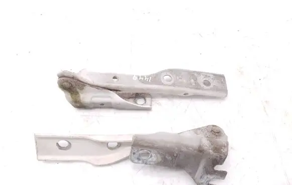 Volkswagen Polo V 6R Engine bonnet/hood hinges 6R0823301A 6R0823302A