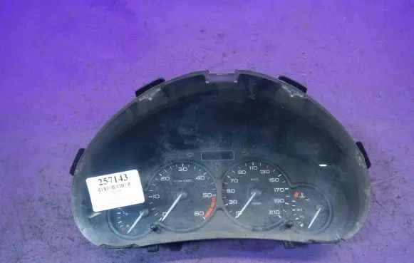 Speedometer (instrument cluster)