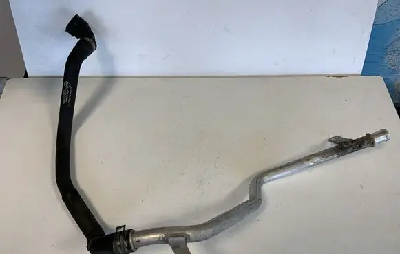 Audi Q5 SQ5 Engine coolant pipe/hose 8R0819377D 8R0819332F