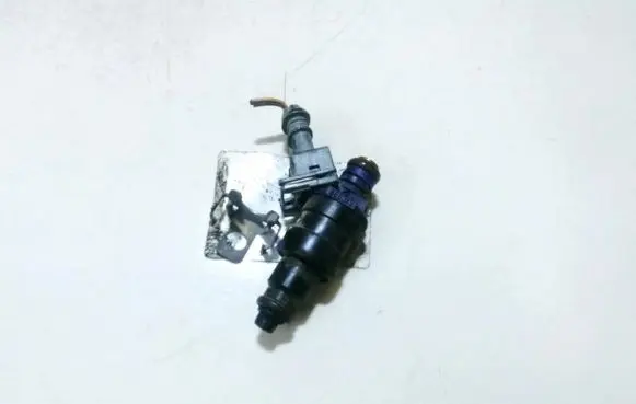 Renault Megane I Fuel injector 866313