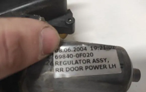 Toyota Corolla Verso AR10 Rear door window regulator with motor 99724910 698400F020