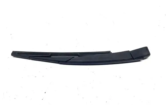 Nissan Qashqai+2 Rear wiper blade arm