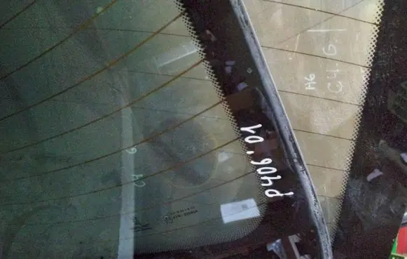 Peugeot 406 Rear windscreen/windshield window 