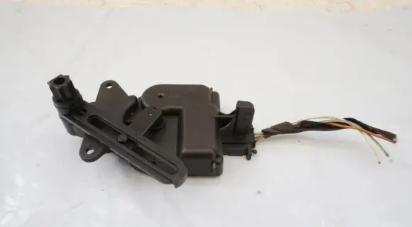 Volkswagen New Beetle Air flap motor/actuator 1J0907511