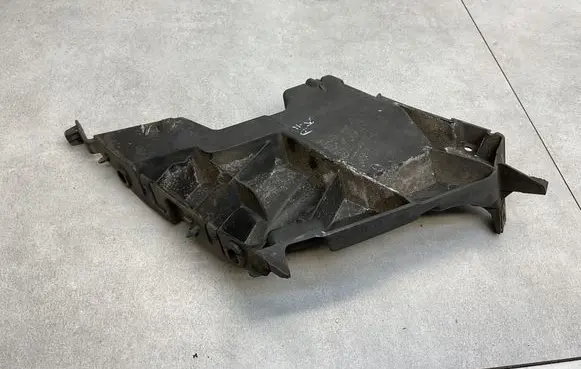 Audi A7 S7 4G Front bumper mounting bracket 4G8807283C